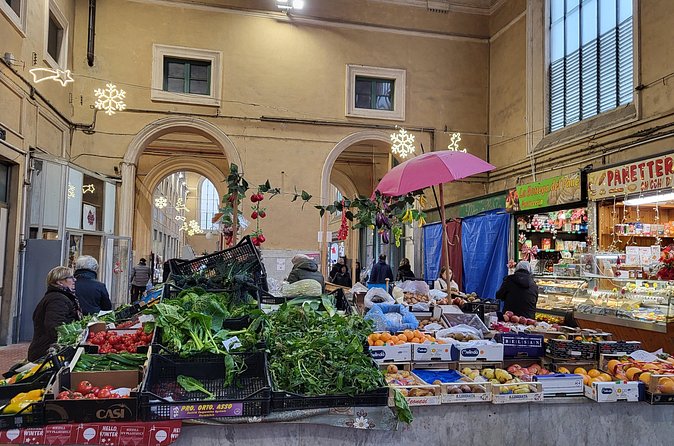 Livorno Street Food Tour: A Tasty Local Adventure - Seafood, olive oil, and the taste of the coast