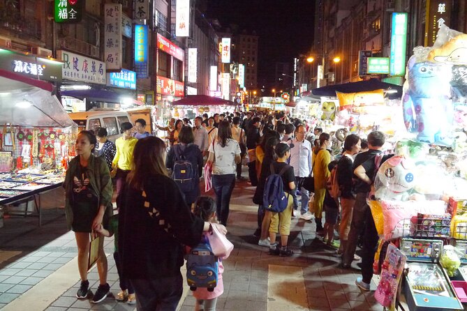 Local Favorites: Taiwan Night Market Food Tour in 2 hours - A guide who explains more than the menu