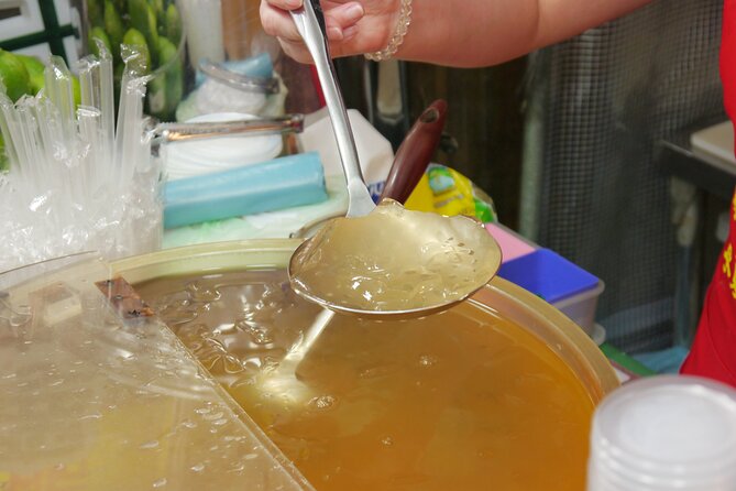 Local Favorites: Taiwan Night Market Food Tour in 2 hours - Small practical points that matter