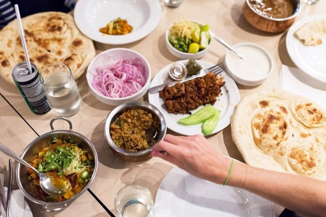 Local Street Food and Guided Walking Tour of Dubai Old Town - Starting among Al Fahidi’s wind towers