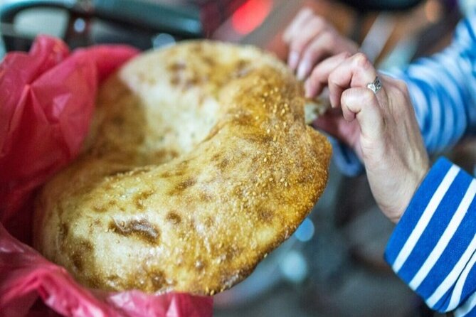 Local Street Food and Guided Walking Tour of Dubai Old Town - Al Fahidi Fort and the old center of power