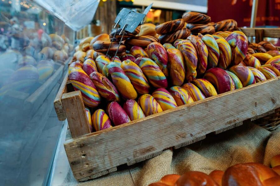 London: Camden Market Food Tour with 7 Street Food Tastings - British cheese with sweet pairings and London cider