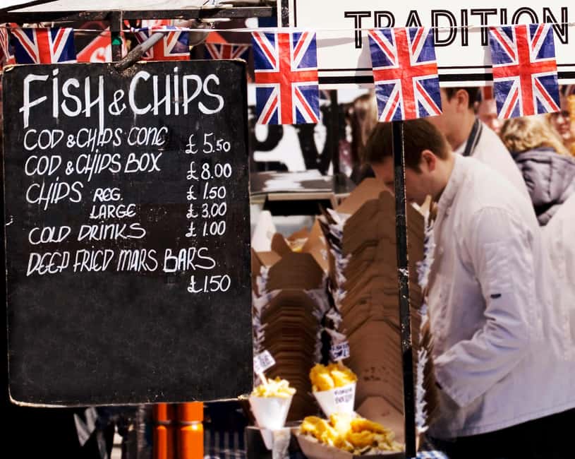 London: Camden Market Food Tour with 7 Street Food Tastings - Neapolitan montanara with Campania red wine