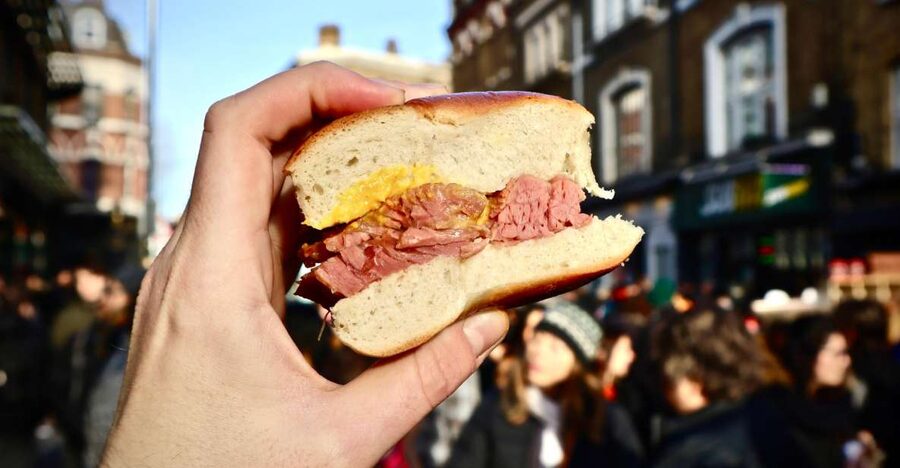 London: Private Shoreditch Street Food Tour with 7 Dishes - What the guide adds between bites