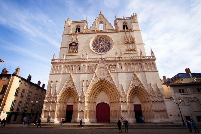 Lyon Private Walking Tour and Food Market Discovery - Five things to know before you book