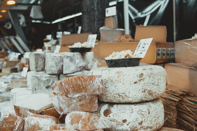 Lyon Private Walking Tour and Food Market Discovery - Finishing at Les Halles de Lyon Paul Bocuse