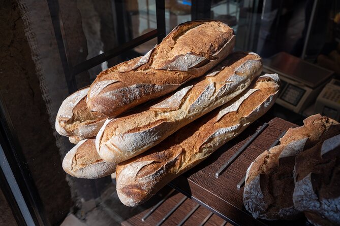Lyon Private Walking Tour and Food Market Discovery - What a private guide changes