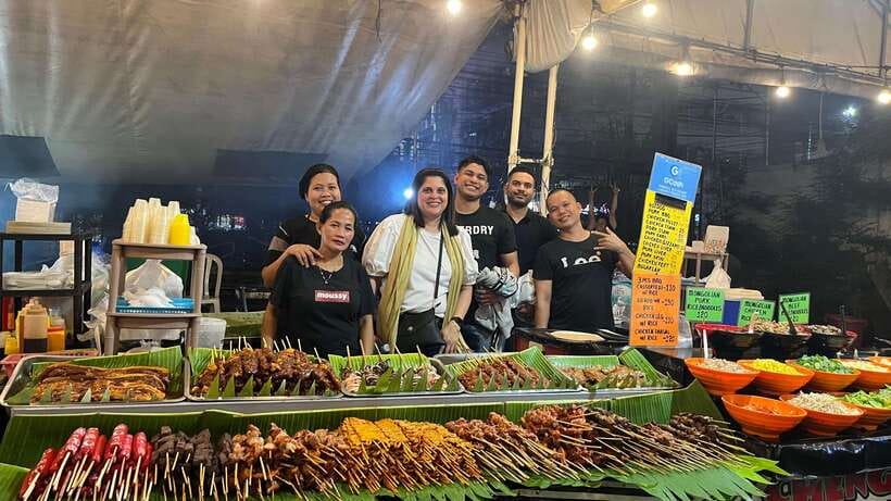 Makati Street food walking tour with Dinner - Meeting local food at open stands