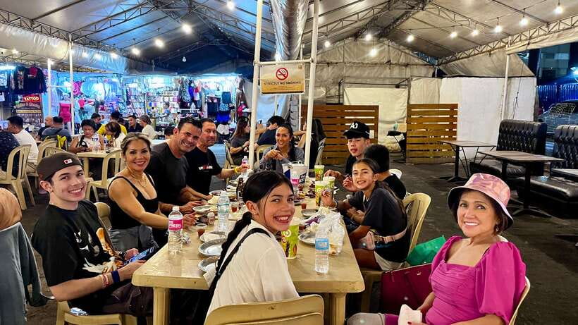Makati Street food walking tour with Dinner - The guides make the difference