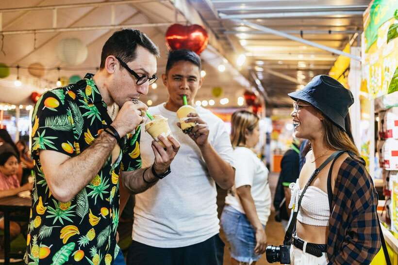 Manila: Guided Night Market Experience - The night vegetable market and wet market