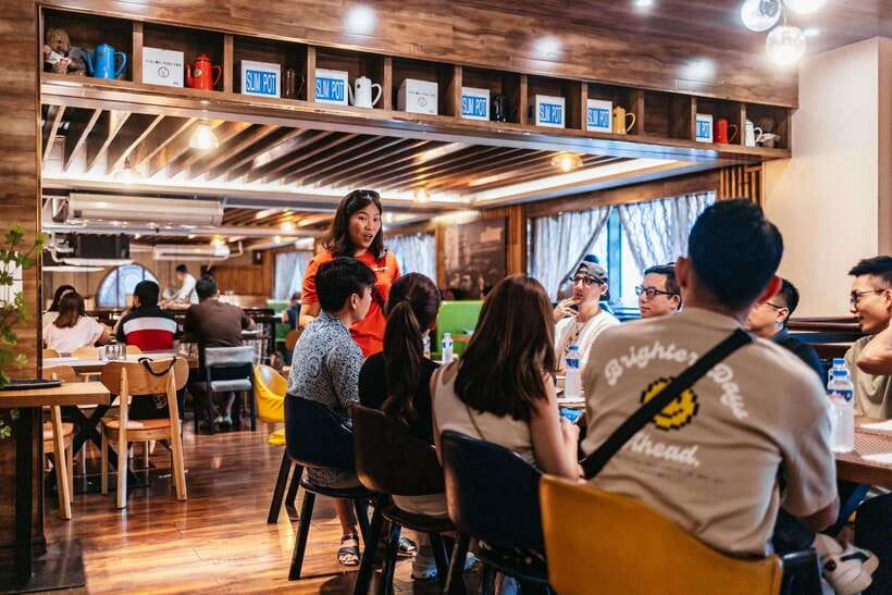 Manila: Street Food and Drinks Walking Tour with Tastings - Kwek kwek, siomai, and the fun of unfamiliar food