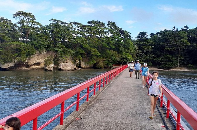 Matsushima Bay, Islands and Seafood Market day tour from Tokyo - Godaidō and the classic Matsushima view