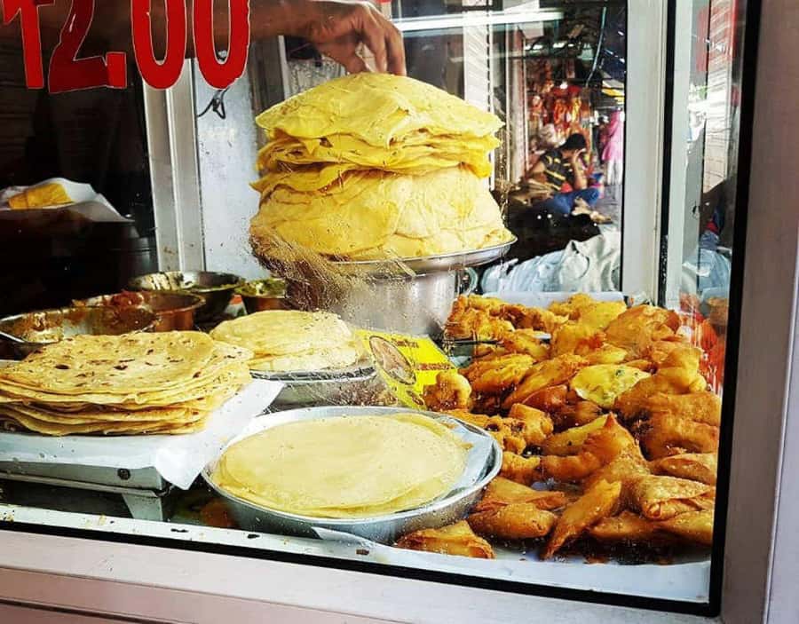 Mauritius: Port Louis Street Food Walking Tour - Port Louis market and the first Mauritian flavors