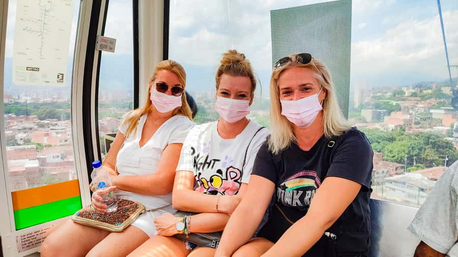 Medellin: Comuna 13 Graffiti Tour, Cable Car & Street Food - A drink above Medellín to finish the tour