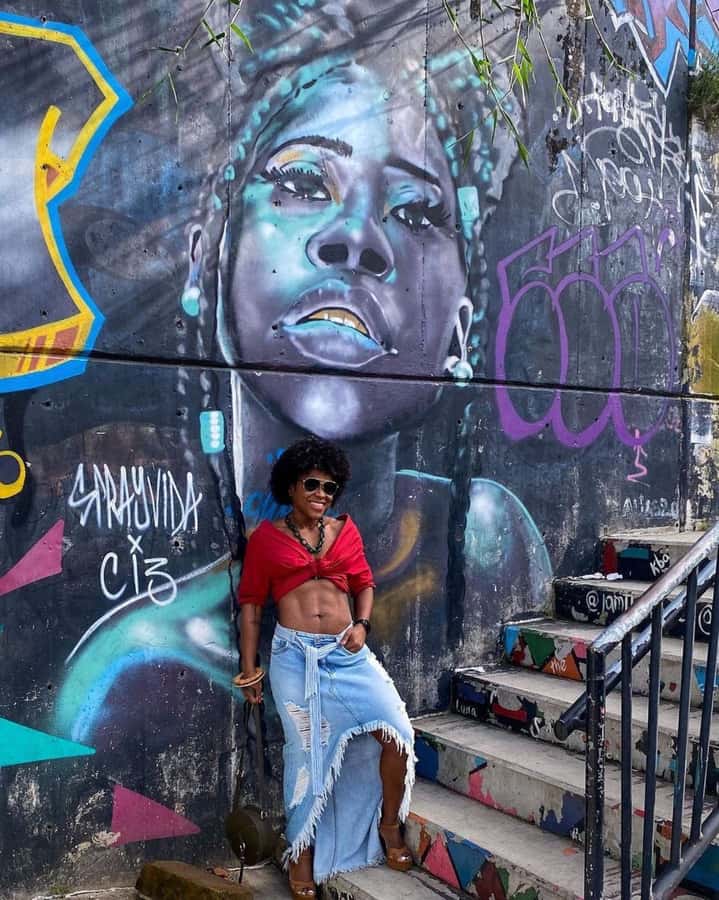 Medellín: Comuna 13 True Story and Street Food Tour - Riding and walking beside the famous escalators