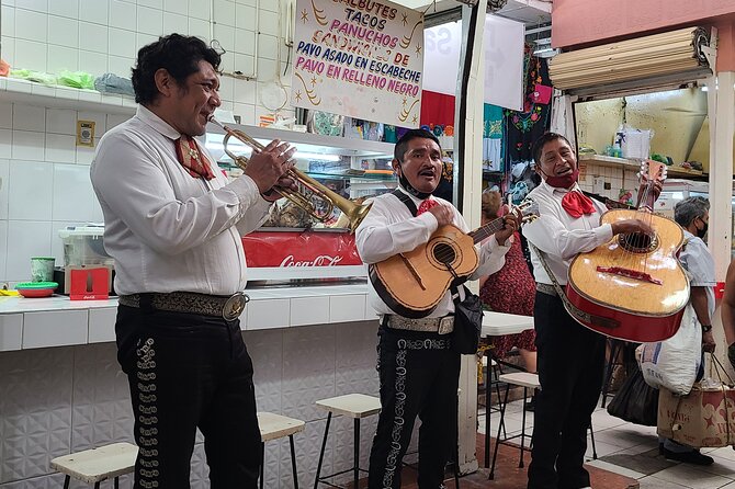 Merida Street Food Walking Tour - Finishing with artisanal gelato at Pola
