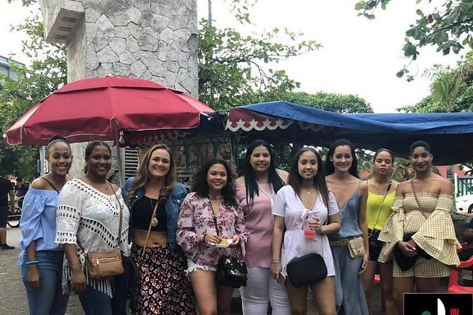 Mexican Street Food Crawl in Playa del Carmen - The minivan and the final stop on 5th Avenue