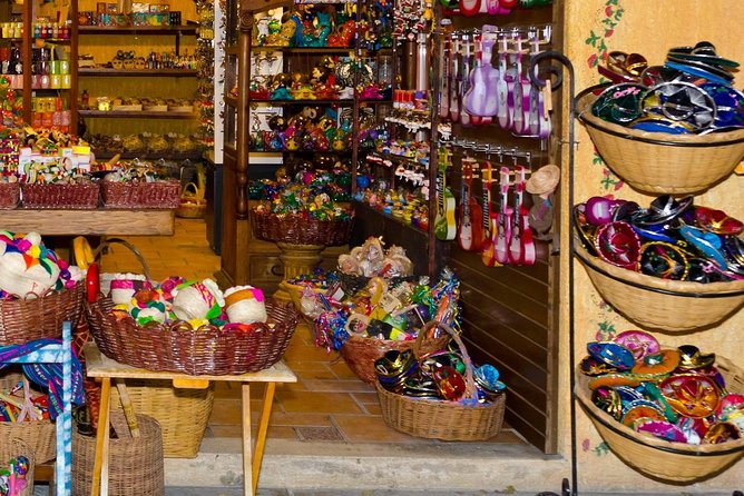Mexican Street Food Crawl in Playa del Carmen - Why the guides matter so much