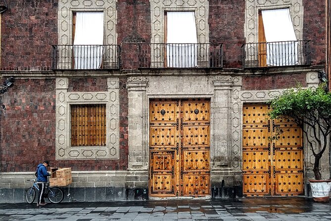 Mexico City: Hidden Markets, Street Food & Salsa-Making Tour - Mercado Jamaica: flowers, produce, and lunch