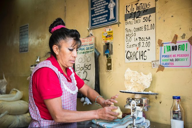 Mexico City Street Food: A Beginner's Guide - Your first bites: chicharrón, tortillas, and juice
