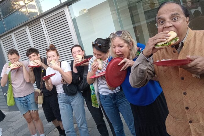 Mexico City Vegan & Vegetarian Street Food Adventure - Paseo de la Reforma connects food with the city