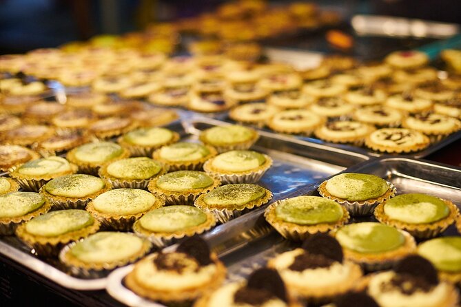 Milan Street Food Tour -Italian Food Experience by Do Eat Better - Pastries around Piazza Mercanti