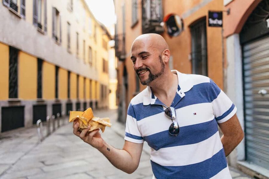 Milan: Street Food Walking Tour - Piazza Sant’Alessandro: a quieter start