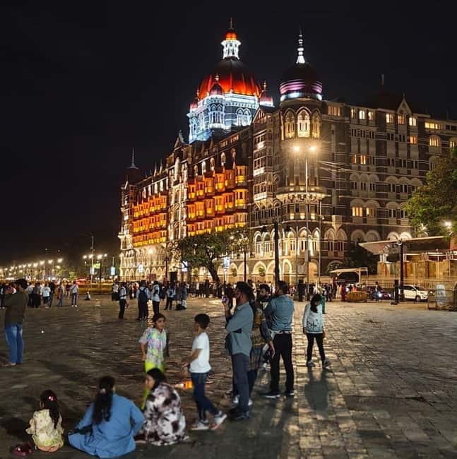 Mumbai City Night Guided Tour with Delicious Street Food - Hotel Pickup and the Evening Start