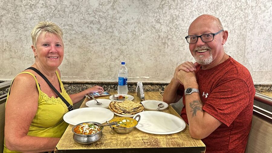 Mumbai: Evening Street Food Tasting & Cultural Market Tour - Taste by the sea at Girgaon Chowpatty