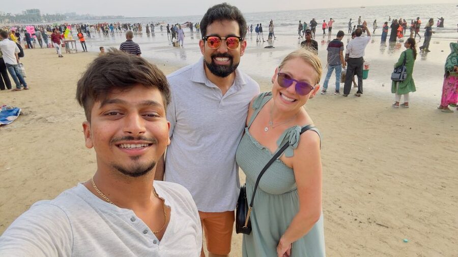 Mumbai: Evening Street Food Tasting & Cultural Market Tour - Sit down for regional Indian food