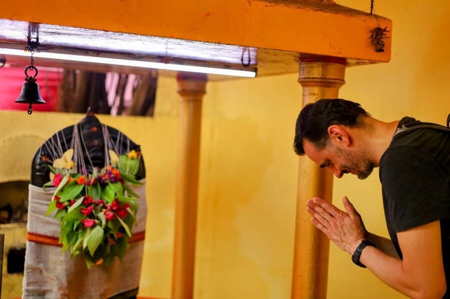 Mumbai Market and Temple Tour With Cow Shelter Visit - Key points at a glance