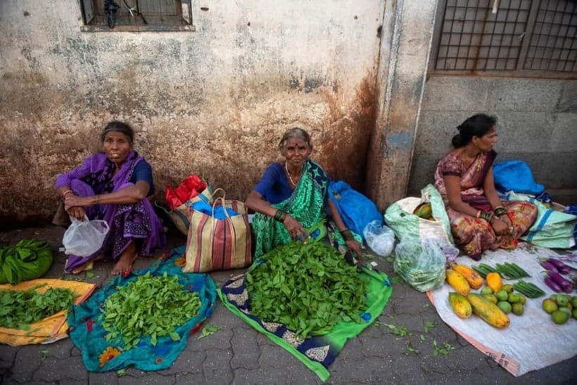 Mumbai Market and Temple Tour With Cow Shelter Visit - Mohammed Ali Road and the strongest food segment