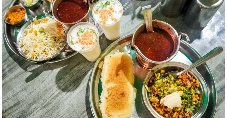Mumbai Street Food Crawl (2 Hours Guided Food Tasting Tour) - The guide can make or break the experience