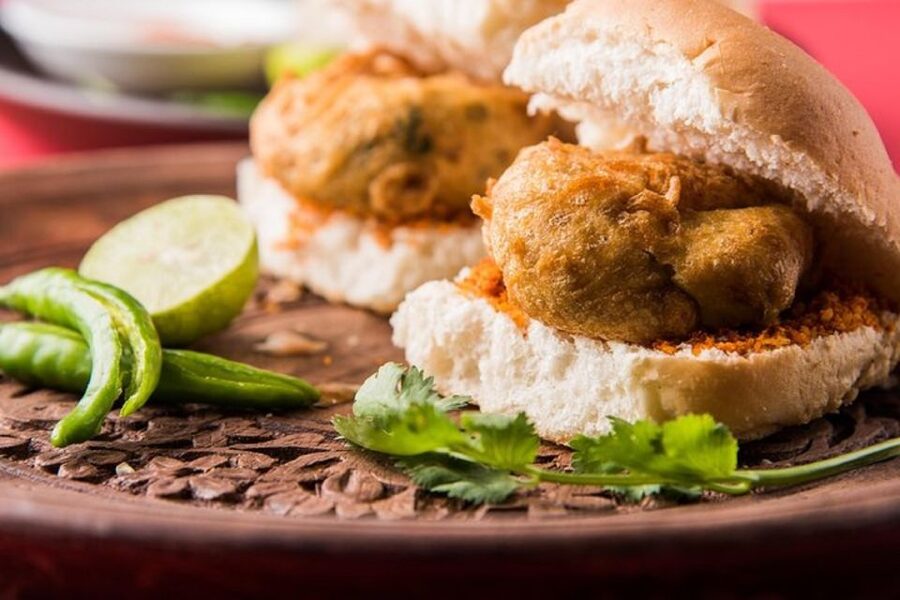 Mumbai: Street Food Crawl - First stops: old food lanes and tangy chaats