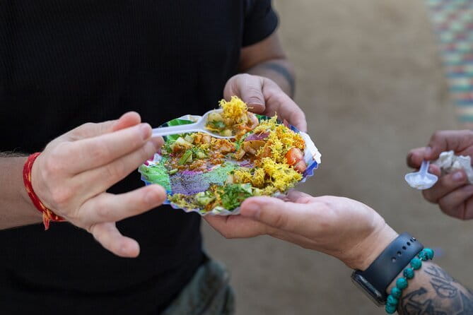 Mumbai Street Food & Temple Tour: Hidden Markets & Night Bazaar - Bhuleshwar Market and Mumbai’s Commercial Heart