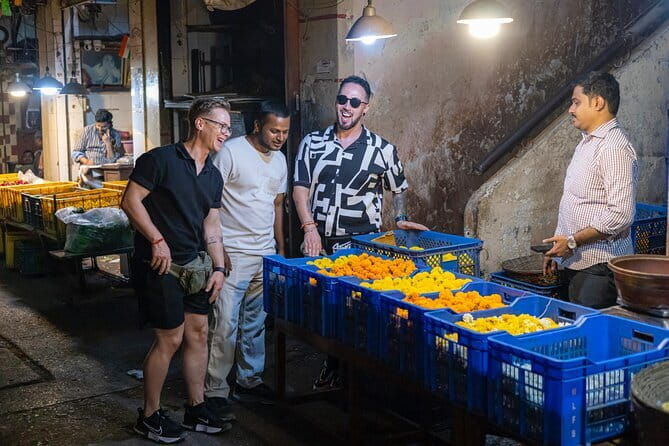 Mumbai Street Food & Temple Tour: Hidden Markets & Night Bazaar - Temple Rituals and a Look at Mumbai’s Faiths