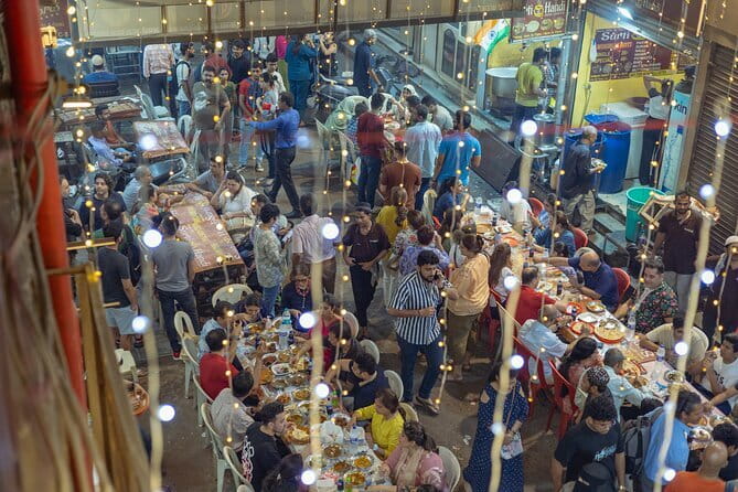 Mumbai Street Food & Temple Tour: Hidden Markets & Night Bazaar - Starting at Chowpatty Beach With Pav Bhaji and Pani Puri