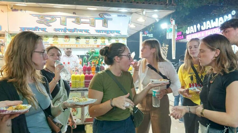 Mumbai Street Food Tour with Evening Bazaar Walk - Starting with a train ride to Chowpatty Beach