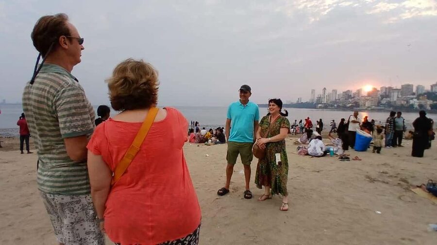 Mumbai Street Food Tour with Evening Bazaar Walk - Crossing Mumbai by shared black cab