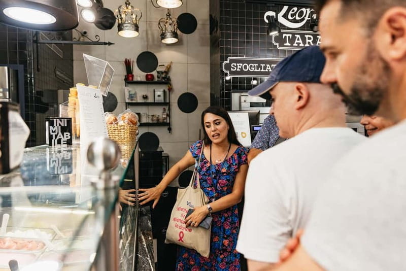 Naples: Guided Street Food Tour with Spritz - First tastings in the Decumani
