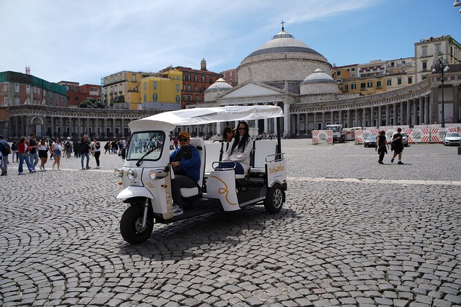 Naples in Tuk Tuk between Panoramas and History and Street Food - From the seafront walk to Piazza Vittoria