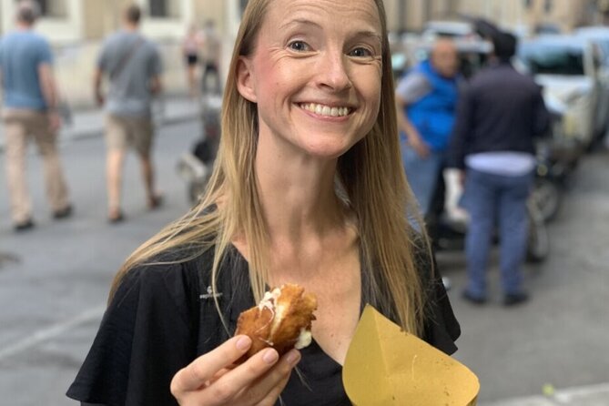 Naples Night Pizza & Street Food Experience (by Streaty) - Via dei Tribunali and the fried pasta omelette