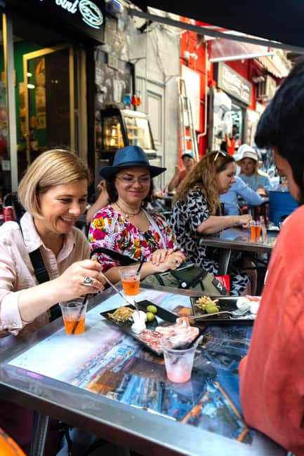 Naples: Private Street Food Tour - The welcome spritz and mozzarella tasting