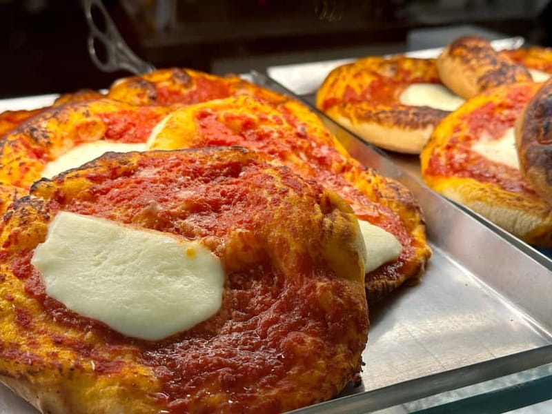 Naples: Street Food and Guided Sightseeing Walking Tour - Via San Gregorio Armeno and nativity art