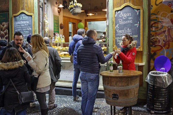 Naples Street Food Experience with local guide - Small Group Tour - Starting in Naples at Piazza Municipio