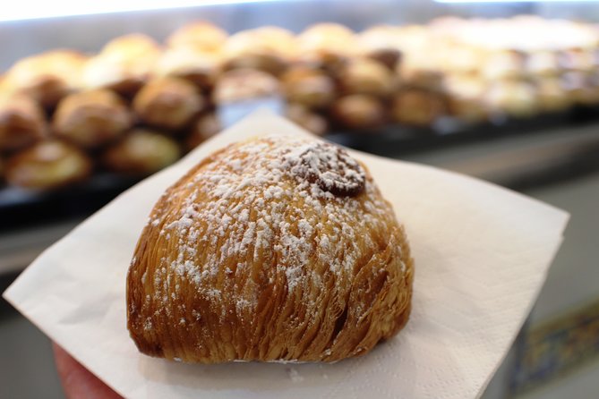 Naples Street Food Tour: Discover Local Flavors with Expert Guide - Via dei Tribunali brings out the pizza fritta