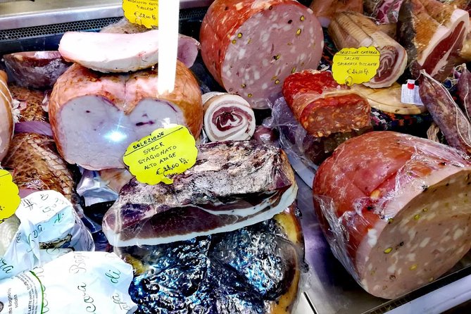 Naples Street Food Tour with a Native & Top Rated Expert - Spaccanapoli, pastries, and a serious sugar finish