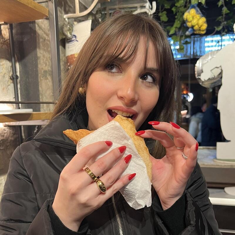 Naples: Street Food Walking Tour with Local Guide - Fried pasta and arancini in the Centro Storico