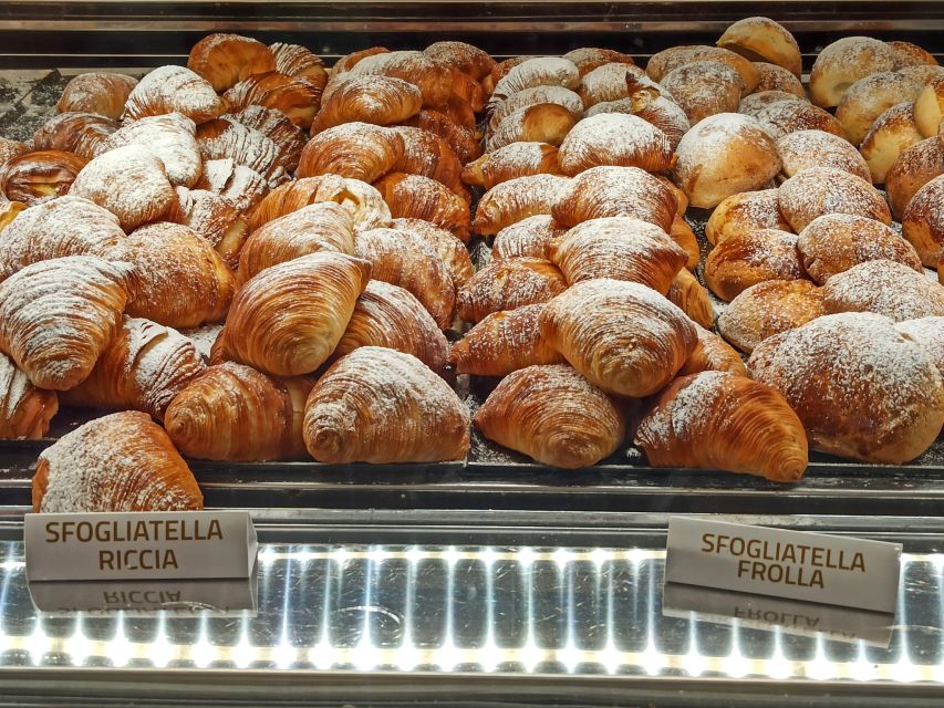 Naples: Street Food Walking Tour with Local Guide - Limoncello, then gelato