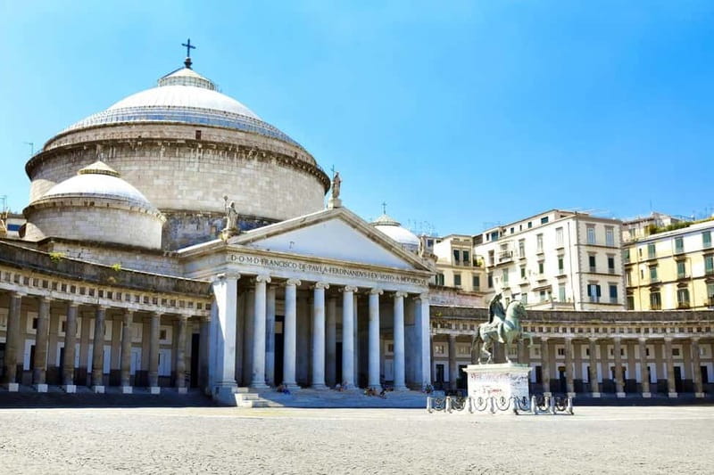 Naples Walking Food Tour: Street Food and Maradona Murales - Piazza Municipio and the start of the route